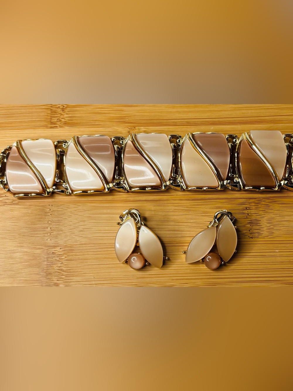 Vintage Brown Champagne Gold Thermoset Bracelet & Earrings Set Retro Elegance